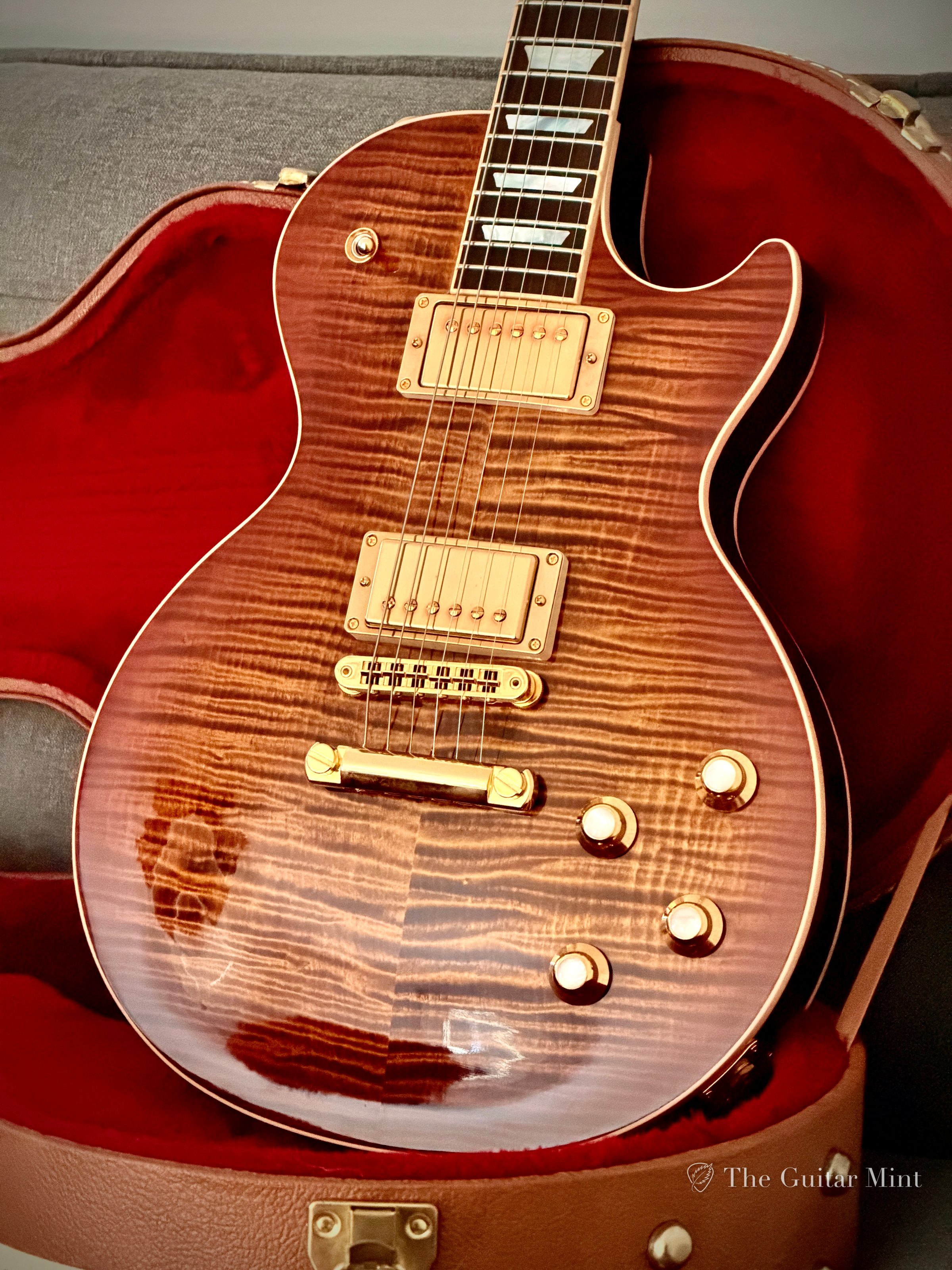 2017 - Gibson Les Paul Standard Premium Plus, Limited Edition, Tiger Burst, Mint