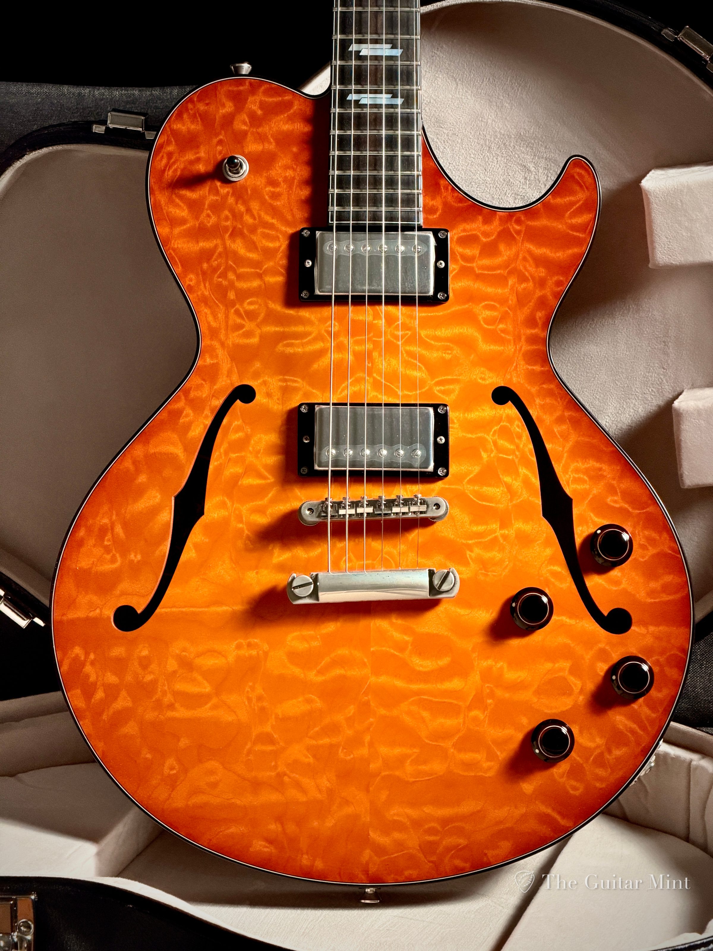 2023 - Collings SoCo Deluxe, Iced Tea Burst